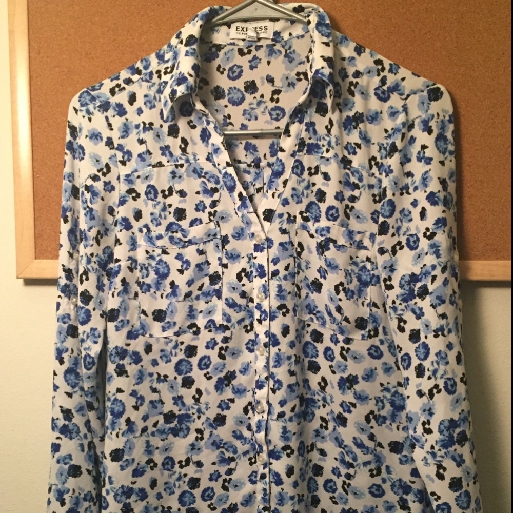 Blue and White Floral Express Blouse 💙